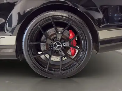 Mercedes-Benz C 63 AMG Coupé Edition 507 — Coupé sportif légendaire, 507 ch purs — Miniatura 19