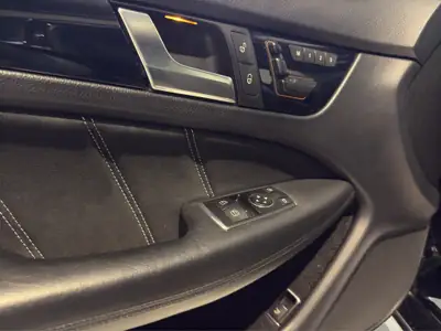Mercedes-Benz C 63 AMG Coupé Edition 507 — Coupé sportif légendaire, 507 ch purs — Miniatura 23