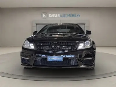 Mercedes-Benz C 63 AMG Coupé Edition 507 — Coupé sportif légendaire, 507 ch purs — Miniatura 26
