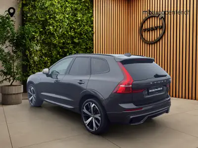 Volvo XC60 2.0 T8 TE XCENTRIC eAWD — SUV hybride rechargeable, 41 500 km seulement — Heckansicht