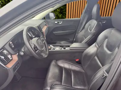 Volvo XC60 2.0 T8 TE XCENTRIC eAWD — SUV hybride rechargeable, 41 500 km seulement — Miniatur 9