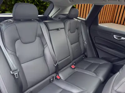 Volvo XC60 2.0 T8 TE XCENTRIC eAWD — SUV hybride rechargeable, 41 500 km seulement — Miniatur 17