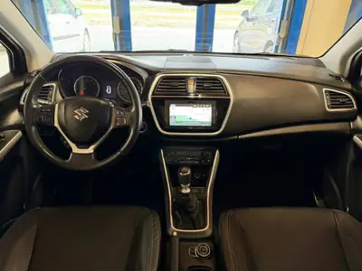 Suzuki S-Cross 1.4 Hybrid 4WD — SUV compact hybride, 91 000 km, sans sinistre — Miniature 12