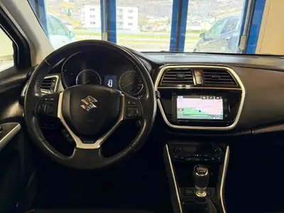 Suzuki S-Cross 1.4 Hybrid 4WD — SUV compact hybride, 91 000 km, sans sinistre — Miniature 13