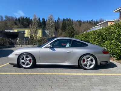 Porsche 911 Carrera 4 S — Coupé sportif légendaire, 320 ch, transmission manuelle — tableau de bord