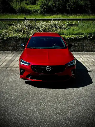 Opel Insignia Sports Tourer GSi 2.0T — Break performant 230 ch, seulement 29 800 km — Heckansicht