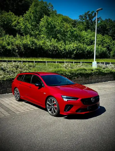 Opel Insignia Sports Tourer GSi 2.0T — Break performant 230 ch, seulement 29 800 km — Seitenansicht