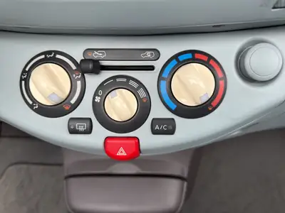 Nissan Micra C+C 1.4 Acenta — Cabriolet convivial, climat et toit électrique — Thumbnail 16