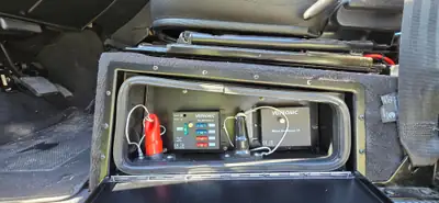 Land Rover Defender 110 2.2 TD4 — Légende intemporelle, 117'000 km, état impeccable — intérieur