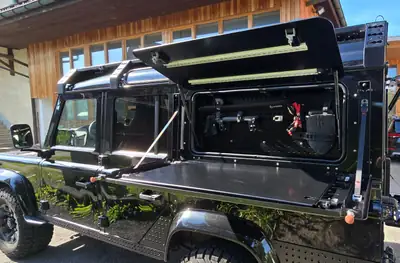 Land Rover Defender 110 2.2 TD4 — Légende intemporelle, 117'000 km, état impeccable — Miniature 18