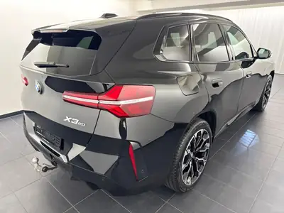 BMW X3 xDrive 20 48V M Sport — Hybride léger, design premium, 9'600 km seulement — rear view