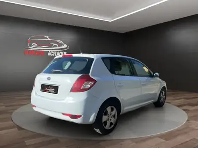 Kia Cee'd 1.4 16V Basic — Berline fiable, entretien à jour, sans sinistre — dettaglio