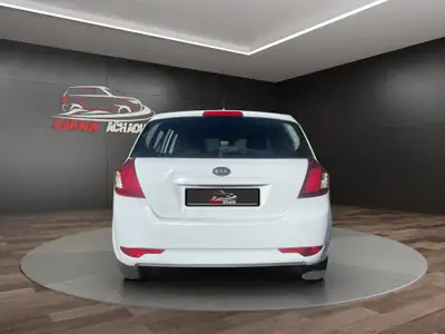 Kia Cee'd 1.4 16V Basic — Berline fiable, entretien à jour, sans sinistre — cruscotto