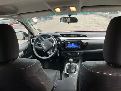 Toyota HI-LUX 2.4D-4D Comfort Double Cab 4x4 — Pickup robuste, 8 455 km seulement — Miniatur 8