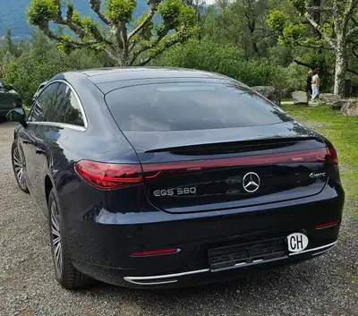 Mercedes-Benz EQS 580 4Matic — Berline électrique premium, 49'750 km, Hyperscreen — arrière