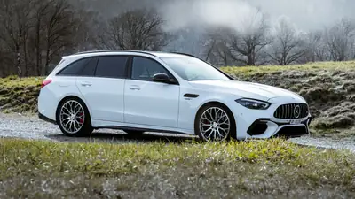 Mercedes-AMG C 63 S Performance 4Matic — Berline sportive hybride, quasi neuve avec 9 800 km — Außenansicht
