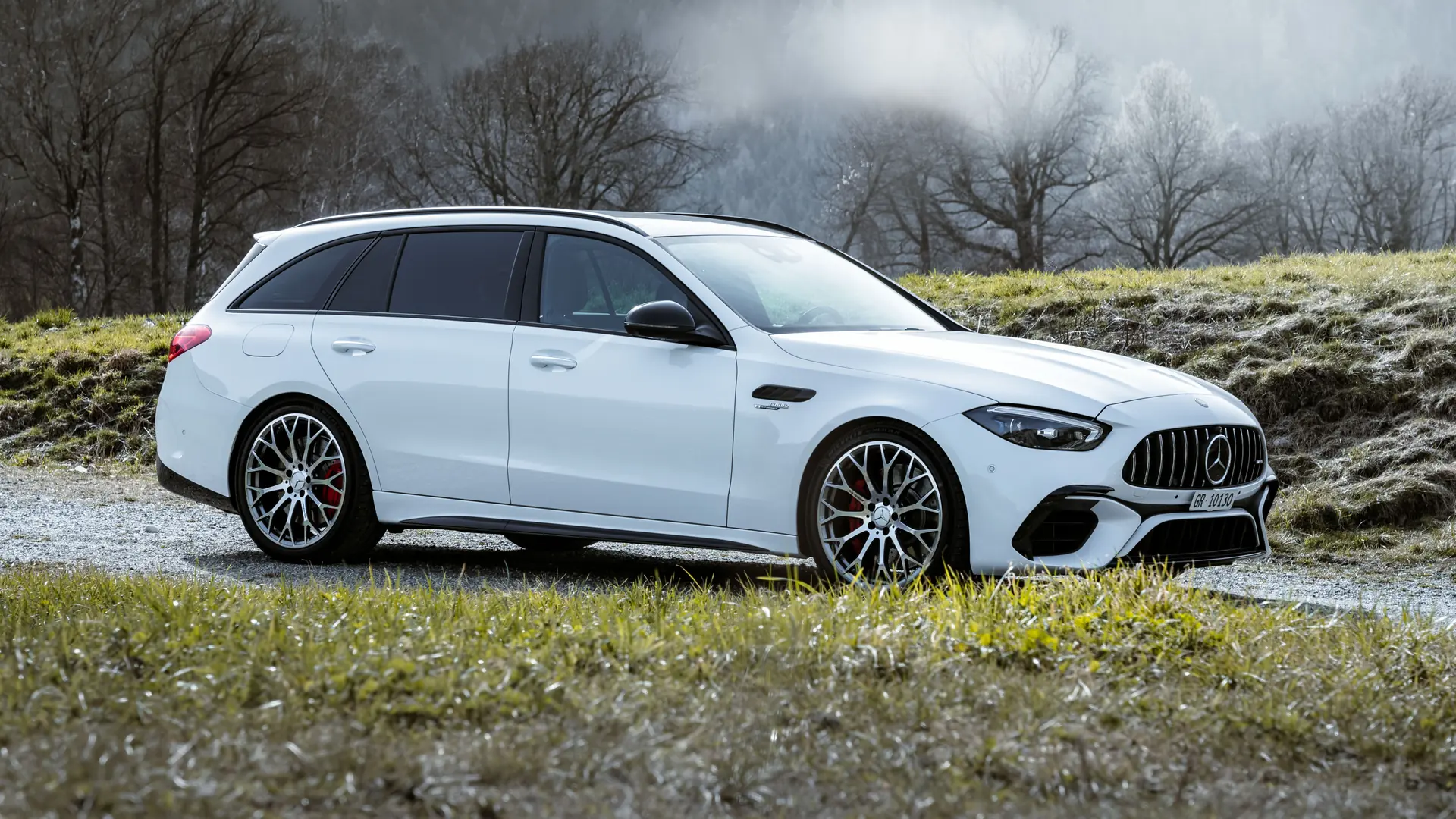 Mercedes-AMG C 63 S Performance 4Matic — Berline sportive hybride, quasi neuve avec 9 800 km
