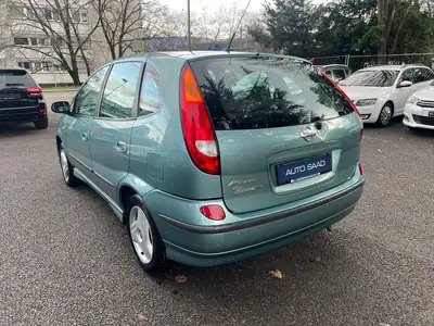 Nissan Almera Tino 1.8 16V Luxury — Monospace compact fiable, 63'000 km seulement — rear view