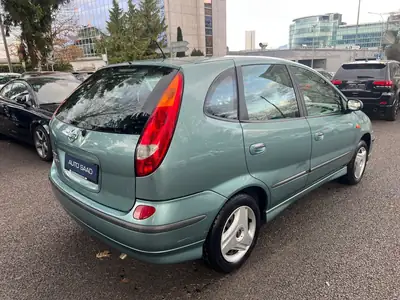 Nissan Almera Tino 1.8 16V Luxury — Monospace compact fiable, 63'000 km seulement — dashboard