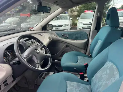 Nissan Almera Tino 1.8 16V Luxury — Monospace compact fiable, 63'000 km seulement — Thumbnail 9