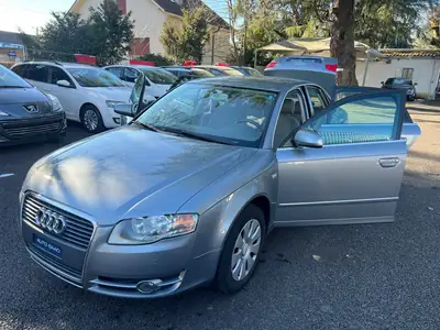 Audi A4 Limousine 2.0 Turbo FSI — Berline dynamique, moteur turbocompressé 200 ch — Miniature 8