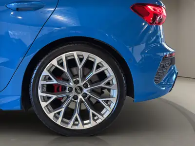 Audi RS3 Sportback 2.5 TSI — Performances extrêmes, kilométrage quasi neuf — Miniatura 19