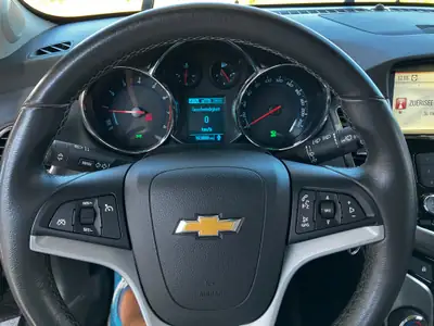 Chevrolet Cruze Station Wagon 1.4 T LTZ — Monospace familial polyvalent, sans accident — Thumbnail 8
