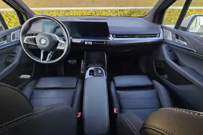 BMW 223 Active Tourer xDrive M Sport — Monospace premium 7 places, toit panoramique, diesel hybride — Miniatur 8