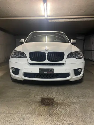 BMW X5 xDrive 30d Steptronic — SUV premium diesel, 210'000 km, sans sinistre — vue extérieure