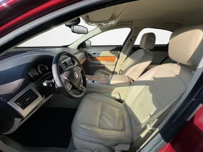 Jaguar XF 3.0 Greenwich Luxury — Berline élégante, moteur puissant, expertise 2026 — Miniature 9