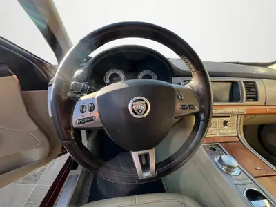 Jaguar XF 3.0 Greenwich Luxury — Berline élégante, moteur puissant, expertise 2026 — Miniature 10