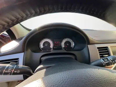 Jaguar XF 3.0 Greenwich Luxury — Berline élégante, moteur puissant, expertise 2026 — Miniature 11