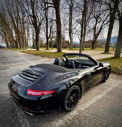Porsche 911 Cabrio Carrera PDK — Décapotable emblématique, 350 ch et leasing possible — intérieur