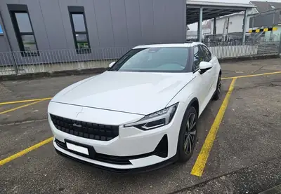 Polestar 2 Long Range Dual 78 kWh — Berline électrique performante, 408 ch tous terrains — exterior view