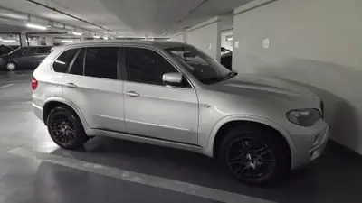 BMW X5 xDrive 30i — SUV premium 2008, Pack M et carnet complet — Innenraum