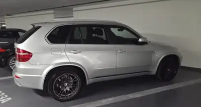 BMW X5 xDrive 30i — SUV premium 2008, Pack M et carnet complet — Armaturenbrett