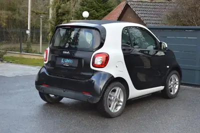 Smart Fortwo EQ Passion — Citadine électrique compacte, 32'000 km seulement — tableau de bord