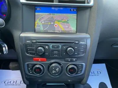 Citroën C4 Berline 1.6 e-HDi Exclusive — Diesel économique, expertisée et sans sinistre — Miniature 8