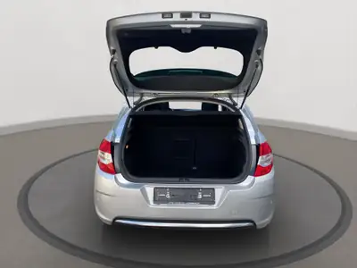 Citroën C4 Berline 1.6 e-HDi Exclusive — Diesel économique, expertisée et sans sinistre — Miniature 15