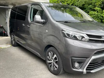 Toyota Proace Verso 2.0 D-4D Family Medium — Monospace diesel automatique, 113'000 km — rear view