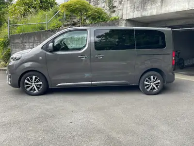 Toyota Proace Verso 2.0 D-4D Family Medium — Monospace diesel automatique, 113'000 km — exterior view