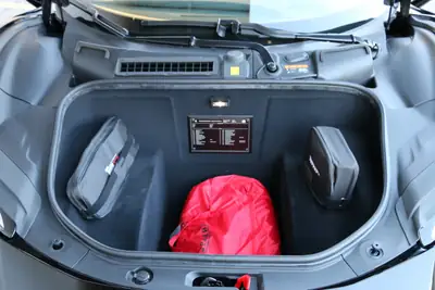 Ferrari 296 GTS Spider 2025 — Hybride rechargeable 830 ch, livrée neuve en Suisse — Thumbnail 20