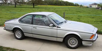 BMW 635 CSi 1982 — Coupé de prestige, 218 ch et seulement 56'000 km — fianco