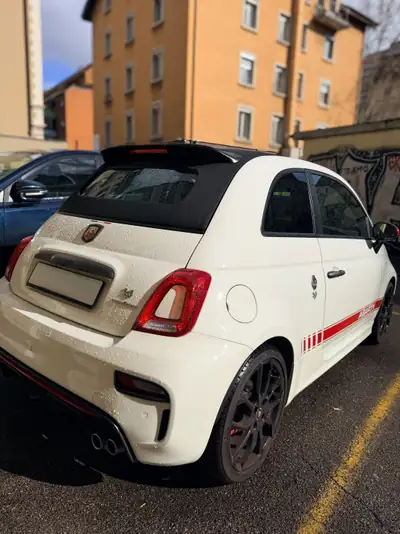 Fiat 595 Abarth Cabriolet — 180 ch purs, 27'000 km, état impeccable — Innenraum