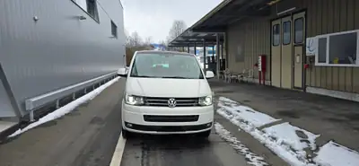 VW T5 Multivan 2.0 BiTDI 4Motion — Monospace 7 places robuste avec moteur neuf — exterior view
