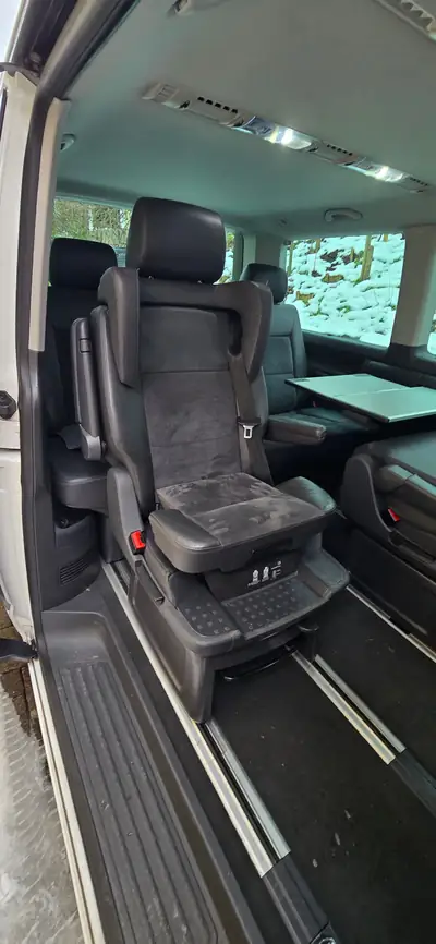 VW T5 Multivan 2.0 BiTDI 4Motion — Monospace 7 places robuste avec moteur neuf — interior