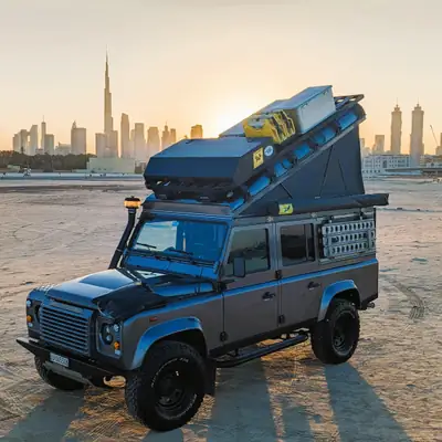 Land Rover Defender TD4 110 SW — L'incontournable des aventuriers, robustesse éprouvée — exterior view