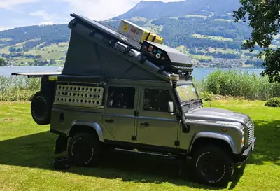Land Rover Defender TD4 110 SW — L'incontournable des aventuriers, robustesse éprouvée — interior