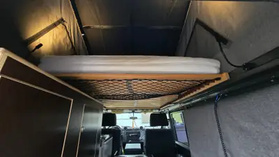 Land Rover Defender TD4 110 SW — L'incontournable des aventuriers, robustesse éprouvée — Thumbnail 12