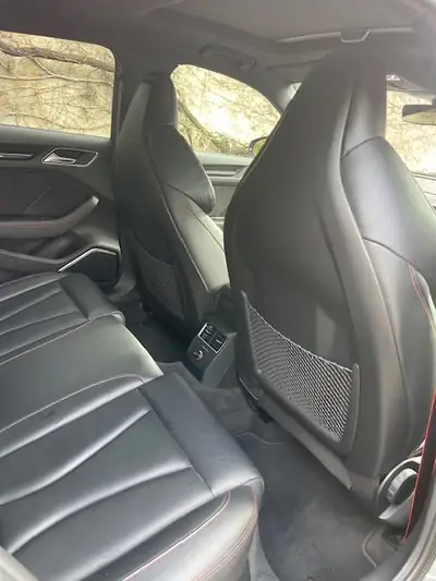 Audi RS3 2.5 TSI quattro — Berline sportive haute performance, 190 000 km — intérieur